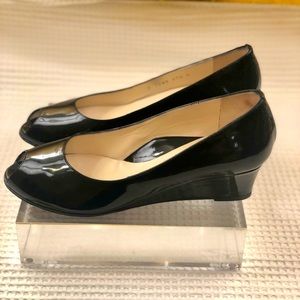 Taryn Rose Black patent peep toe wedges